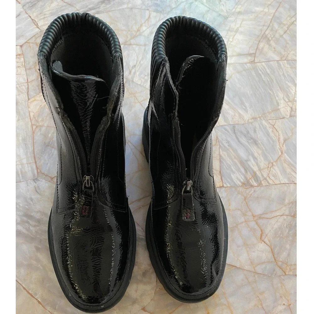 Clarks Womens Black Patent Leather Front Zip Lug Sole Ankle Boots 26167694 7.5